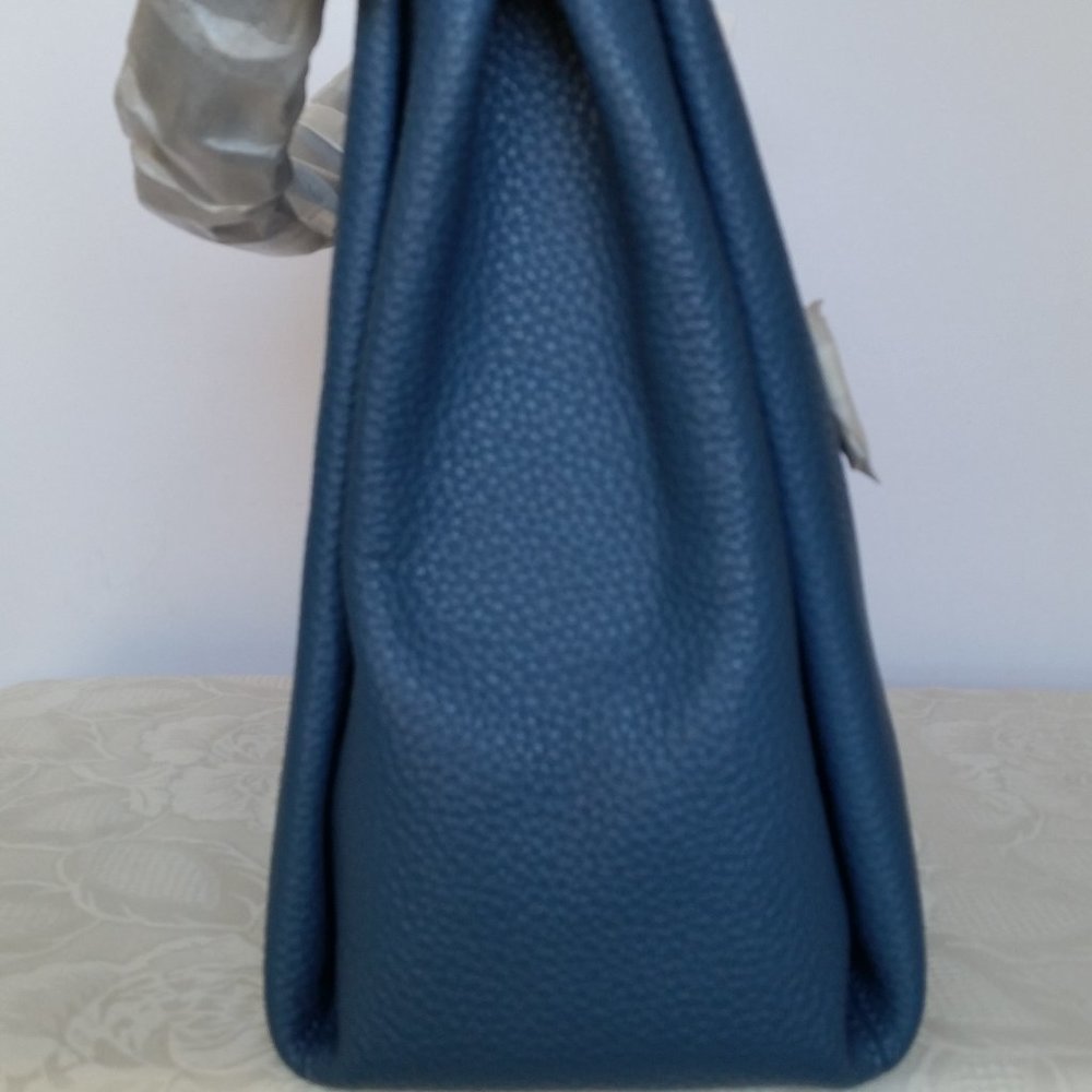 COACH Shay Leather Shoulder Bag - Lake color >>SOLD OUT>> - Picture 6 of 14